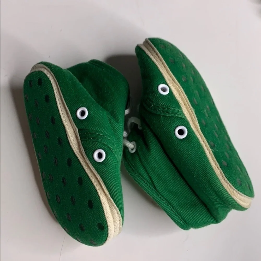 Vintage 1990s Baby Gap Infant Kelly Green cloth crib Sneaker Sz 2